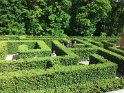 2015-05-21 16-54-06 Chateau de Breteuil-Le labyrinthe JFi